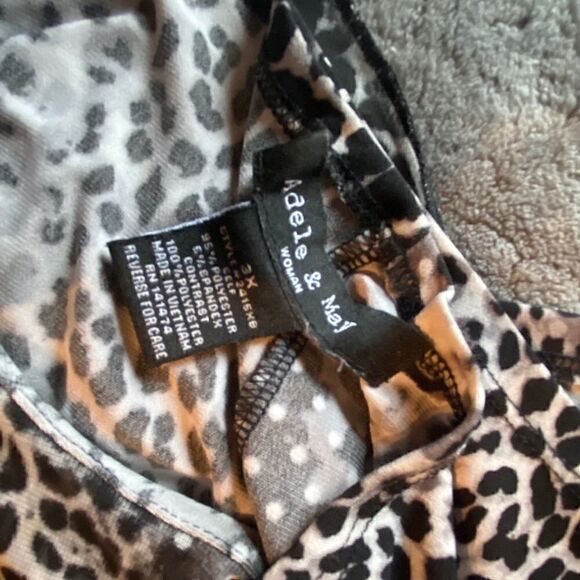 Animal Print Sleeveless Handkerchief Shirt - Picture 8 of 8